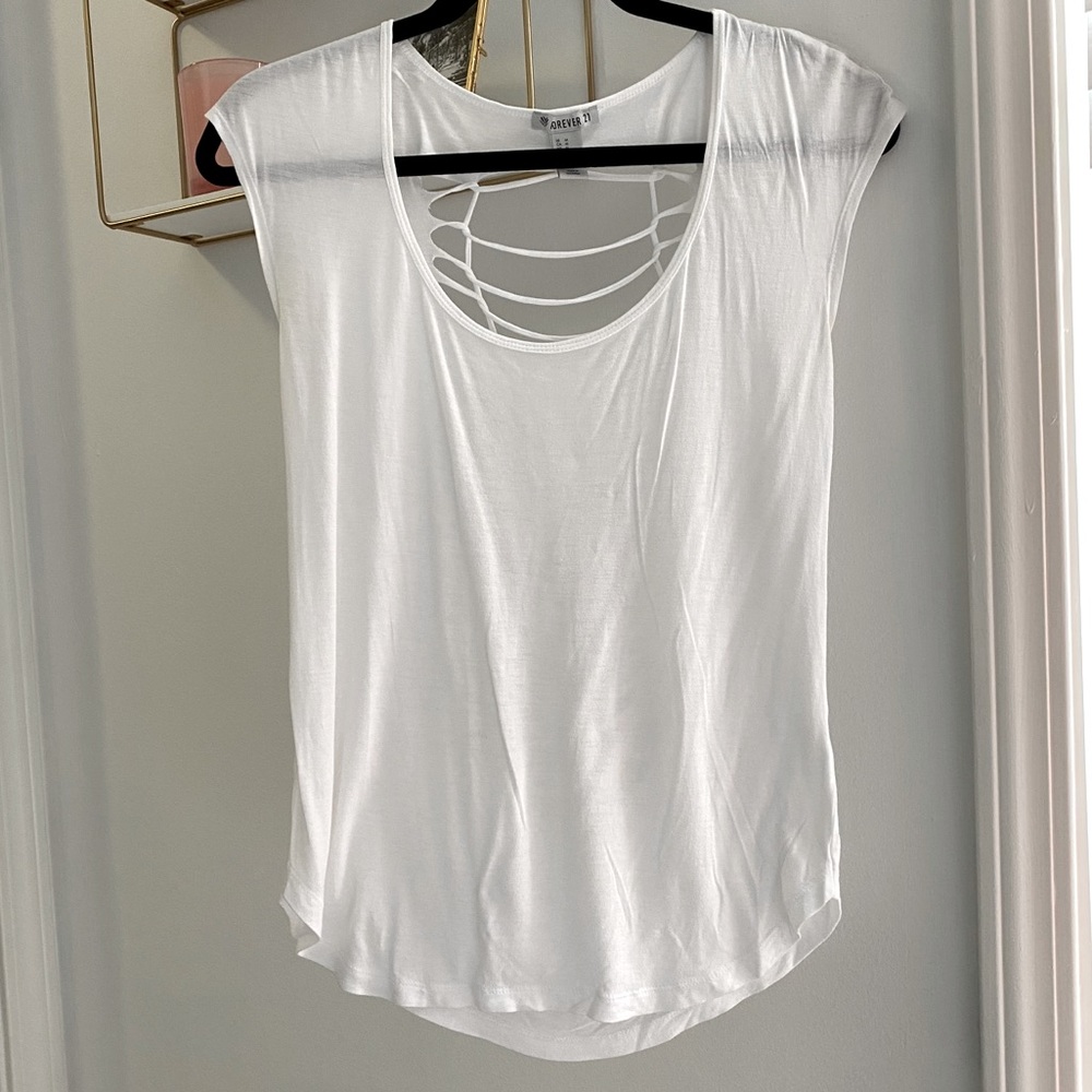 Forever 21 T-Shirt